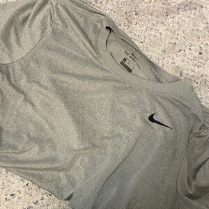 Nike Men's Heather Gray Short Sleeve Tee